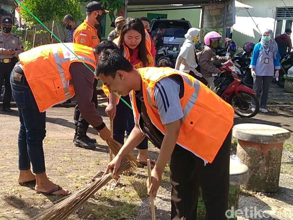 160 Warga Pekalongan Tak Bermasker Terjaring Razia dalam Waktu 45 Menit 160 Warga Pekalongan Tak Bermasker Terjaring Razia dalam Waktu 45 Menit