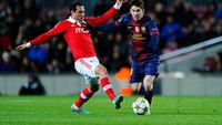 Tahun 2005, Barcelona menghadapi Benfica di fase grup. Messi cuma sekali mencatatkan assist, tanpa bisa menjebol gawangnya (Getty Images)