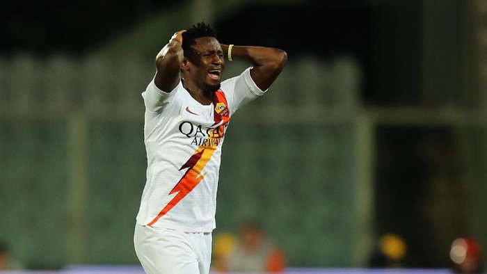 FLORENCE, ITALY - DECEMBER 20: Amadou Diawara of AS Roma reacts during the Serie A match between ACF Fiorentina and AS Roma at Stadio Artemio Franchi on December 22, 2019 in Florence, Italy.  (Photo by Gabriele Maltinti/Getty Images)