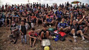 Cerita Sore Merajut Keceriaan di Pesisir Jakarta