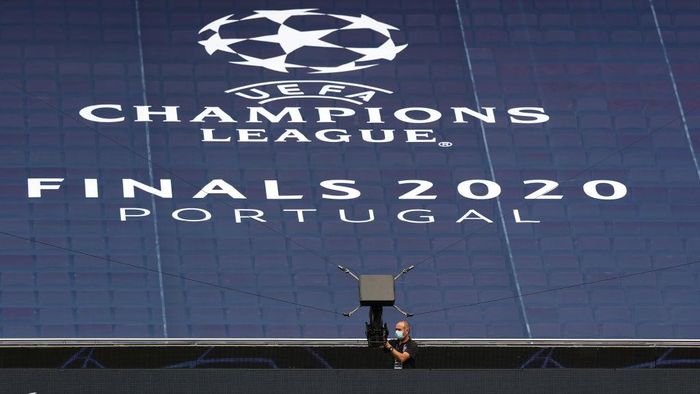 champions league logo logo liga champions atalanta vs paris saint-germain atalanta vs psg liga champions perempatfinal liga champions LISBON, PORTUGAL - AUGUST 11: A television camera is seen prior to the Atalanta walk around ahead of the UEFA Champions League Quarter Final match between Atalanta and PSG at Estadio do Sport Lisboa e Benfica on August 11, 2020 in Lisbon, Portugal. (Photo by Rafael Marchante/Pool via Getty Images)