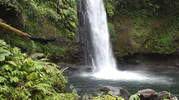 curug sawer Waterfall curug sawer, sukabumi