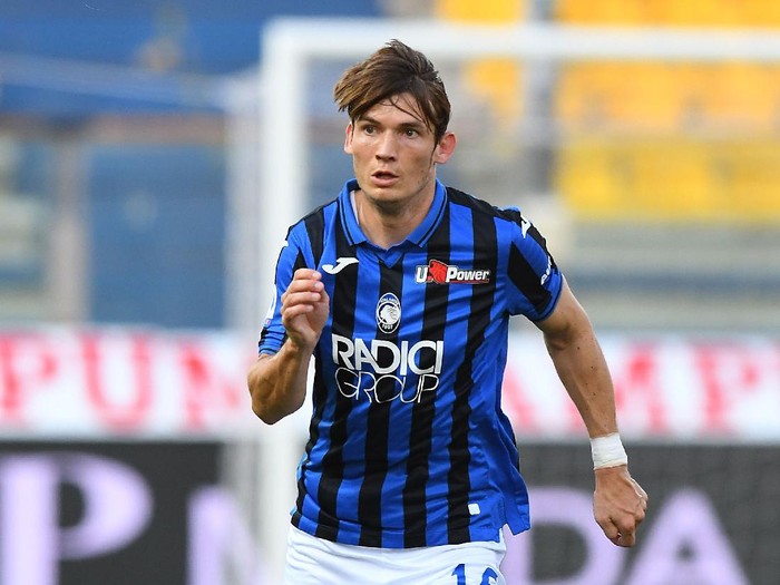 PARMA, ITALY - JULY 28:  Marten De Roon of Atalanta BC in action during the Serie A match between Parma Calcio and Atalanta BC at Stadio Ennio Tardini on July 28, 2020 in Parma, Italy. (Photo by Alessandro Sabattini/Getty Images)
