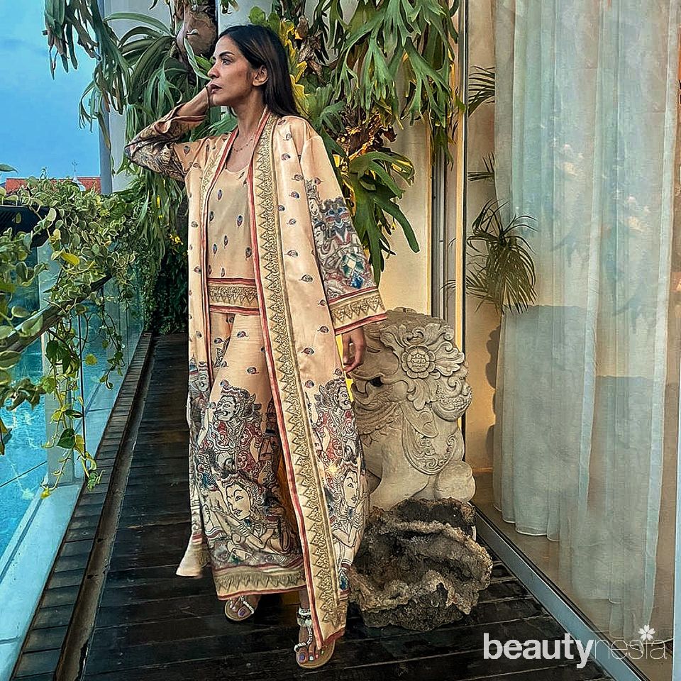 Desainer Indonesia di Galeries Lafayette, Sejauh mata memandang, Ghea, Bali Java,