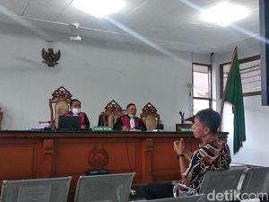 Dakwaan Suap Mobil Mewah, Eks Kalapas Sukamiskin: Ini Murni Jual Beli Dakwaan Suap Mobil Mewah, Eks Kalapas Sukamiskin: Ini Murni Jual Beli