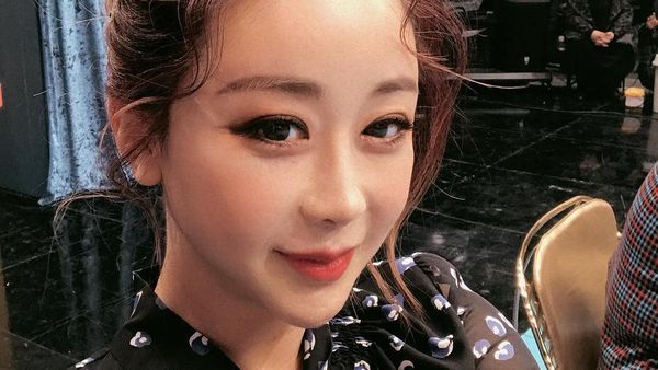 Potret Mantan Miss Korea yang Punya Suami 18 Tahun Lebih Muda