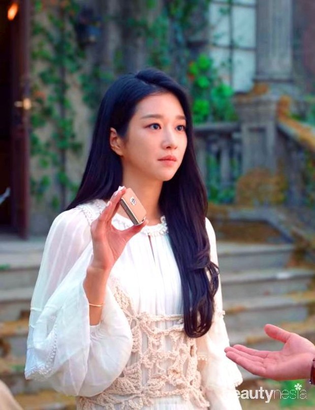 Isabel Marant/Pinterest.com/sonotsizezero Gaun tidur serba putih seharga $ 692 atau Rp. 10 juta.