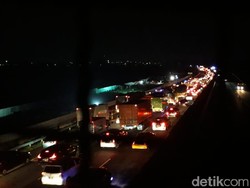 Proyek Kereta Cepat Diduga Jadi Penyebab Banjir di Tol Padaleunyi