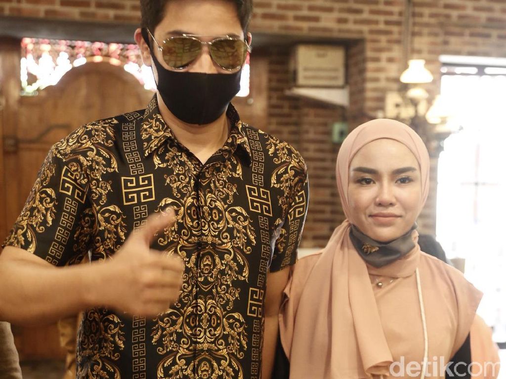 Polisi: Medina Zein Jadi Saksi Terkait Kasus Pencemaran Nama Baik Polisi: Medina Zein Jadi Saksi Terkait Kasus Pencemaran Nama Baik