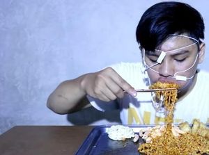 5 Aksi Kocak Video Mukbang Netizen yang Bikin Ngakak 5 Aksi Kocak Video Mukbang Netizen yang Bikin Ngakak