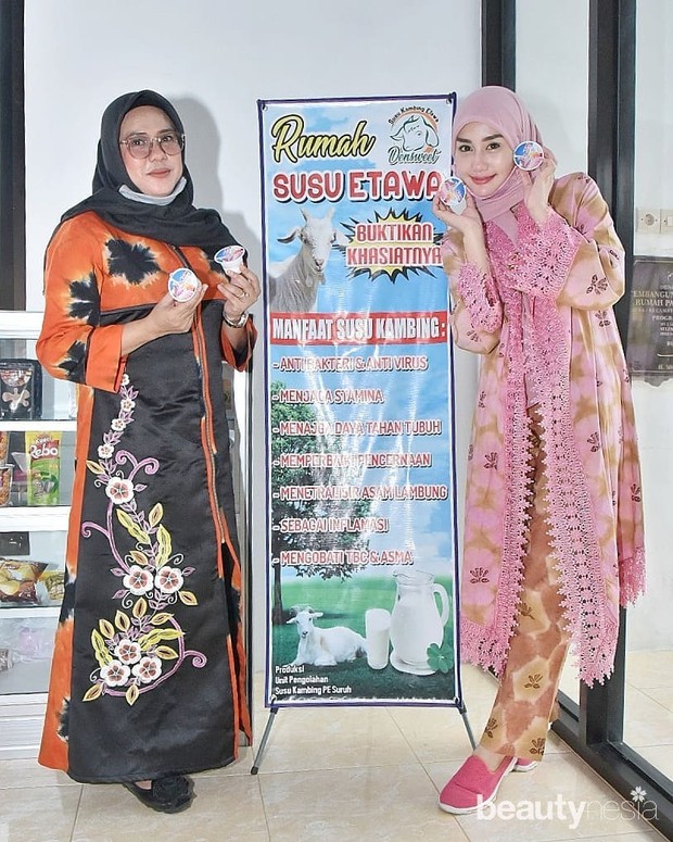 Potret cantik Novita Hardini Mochamad, istri bupati Trenggalek saat memakai kebaya.