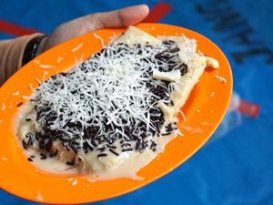 Ngemil Pancong Lumer Cokelat dan Durian Rp 10 Ribuan Ada di 5 Tempat Ini Ngemil Pancong Lumer Cokelat dan Durian Rp 10 Ribuan Ada di 5 Tempat Ini