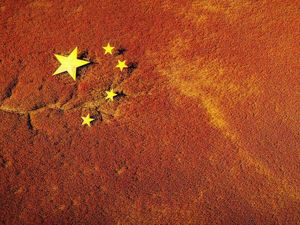 Pantai di China Ini Berubah Jadi Merah Darah