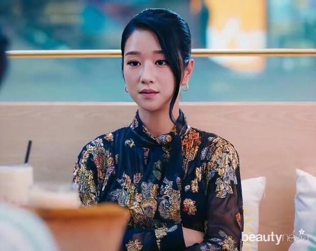 Saint Lauren/Instagram.com/actorseoyeji Gaun ini seharga $ 10,522 atau seharga Rp. 155 juta.