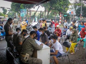 Gencarkan Razia Masker, Satpol PP Kota Bogor Catat KTP Pelanggar