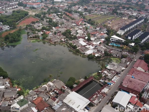 Potret Situ yang Semakin Terhimpit Permukiman