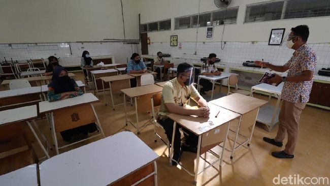 SMKN 6 Surabaya Gelar Simulasi Belajar Tatap Muka, Hasilnya? SMKN 6 Surabaya Gelar Simulasi Belajar Tatap Muka, Hasilnya?