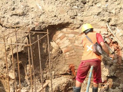 Foto: Batu Bata Bangunan Bersejarah di Stasiun Bekasi