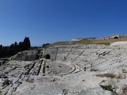 Siracusa, Teater Yunani yang Dramatis