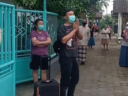 Viral Pasien Sembuh COVID-19 di Banyuwangi Disambut Warga Saat Pulang