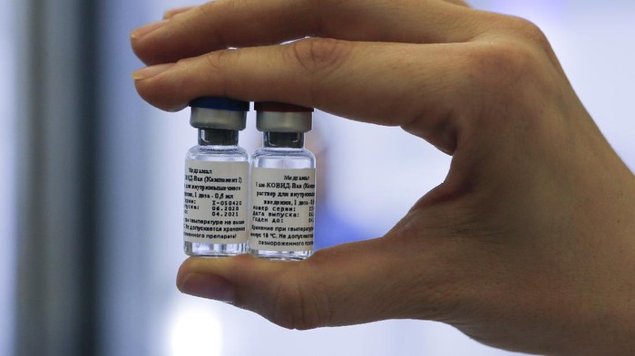 ロシアは、COVID-19ワクチンを承認する世界で最初の国