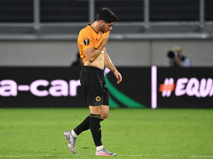 DUISBURG, GERMANY - AUGUST 11: Pedro Neto of Wolverhampton Wanderers looks dejected following the UEFA Europa League Quarter Final between Wolves and Sevilla at MSV Arena on August 11, 2020 in Duisburg, Germany. (Photo by Ina Fassbender/Pool via Getty Images)