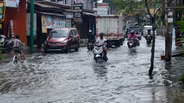 Kawasan Pinggir Jakarta juga Tergenang Imbas Hujan Deras