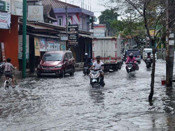Kawasan Pinggir Jakarta juga Tergenang Imbas Hujan Deras