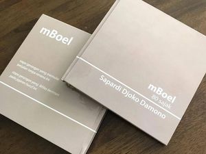 Sajak Cinta Sapardi Djoko Damono pada Istri Terangkum dalam Buku mBoel Sajak Cinta Sapardi Djoko Damono pada Istri Terangkum dalam Buku mBoel