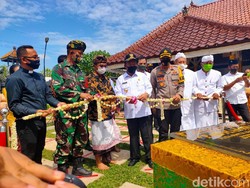 Saat Umat Berbagai Agama di Lamongan Bantu Bangun Tempat Sembahyang Hindu