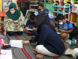 DPRD Surabaya Desak Pemkot Tambah Subsidi Internet untuk Anak Miskin DPRD Surabaya Desak Pemkot Tambah Subsidi Internet untuk Anak Miskin