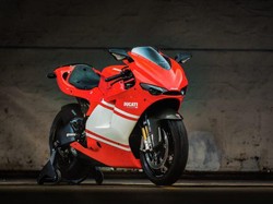 Replika Ducati Stoner Laku Rp 673 Juta