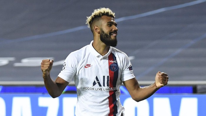 PSGs Eric Maxim Choupo-Moting reacts after scoring his teams second goal during the Champions League quarterfinal match between Atalanta and PSG at Luz stadium, Lisbon, Portugal, Wednesday, Aug. 12, 2020. (David Ramos/Pool Photo via AP)