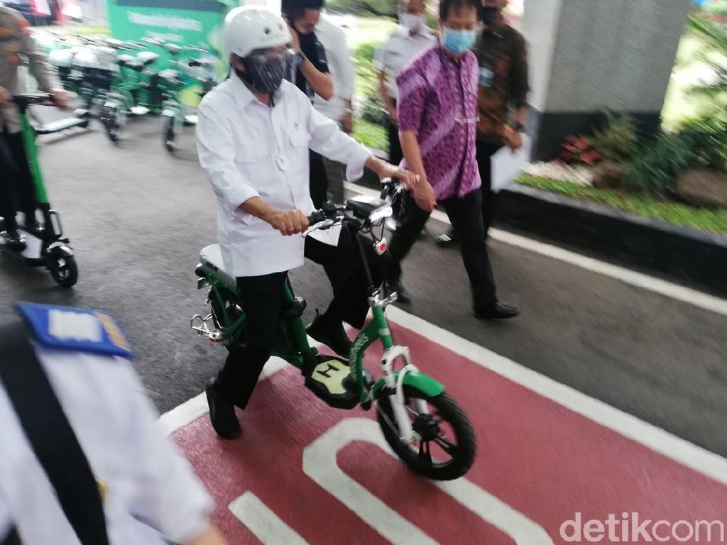 Catat Nih! Aturan Main Skuter Listrik di Jalan Raya Catat Nih! Aturan Main Skuter Listrik di Jalan Raya