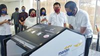 Hand Sanitizer Otomatis untuk Cegah Corona di Bandara