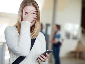 Foto Pamer Bokong di Depan Anak-anak Demi Konten, Wanita Ini Dihujat