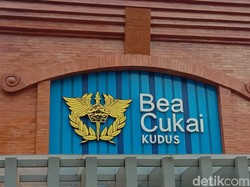 Kirim Rokok Ilegal Lewat Ekspedisi, Warga Jepara Ditangkap