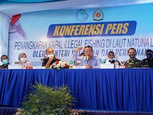 Ini Modus Baru Kapal Asing Pelaku Illegal Fishing di Laut Natuna Utara Ini Modus Baru Kapal Asing Pelaku Illegal Fishing di Laut Natuna Utara