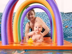 7 Mainan untuk Bayi 3 Bulan yang Bisa Meningkatkan Kemampuan Otot dan Otak