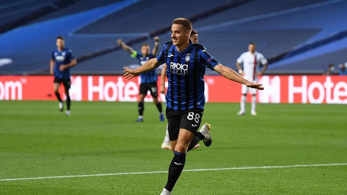 Mario Pasalic LISBON, PORTUGAL - AUGUST 12: Mario Pasalic of Atalanta celebrates after scoring his teams first goal during the UEFA Champions League Quarter Final match between Atalanta and Paris Saint-Germain at Estadio do Sport Lisboa e Benfica on August 12, 2020 in Lisbon, Portugal. (Photo by David Ramos/Getty Images)