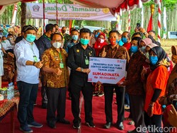 Mentan Salurkan Bantuan untuk Blitar Rp 16,2 Miliar