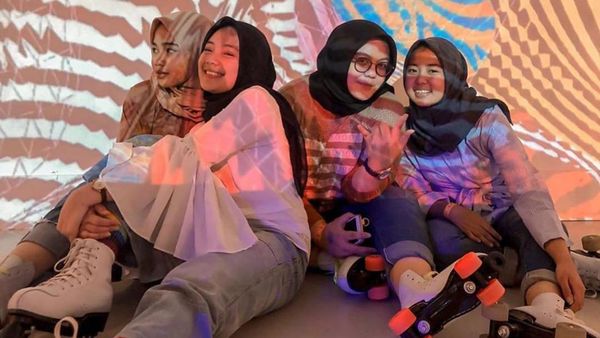 Foto: Main Sepatu Roda di Museum Instagenic GBK