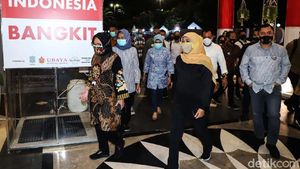 Momen Khofifah dan Risma Semeja di Balai Kota Surabaya