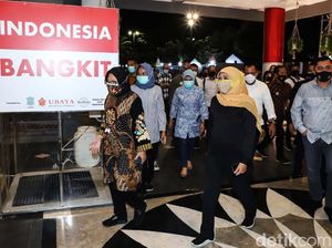 Momen Khofifah dan Risma Semeja di Balai Kota Surabaya