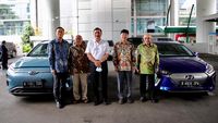 Penampakan Mobil Listrik yang Diparkir di Kantor Luhut