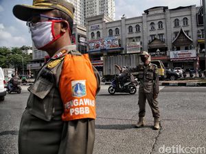 PSBM Jokowi Vs PSBB Anies, Ini Bedanya PSBM Jokowi Vs PSBB Anies, Ini Bedanya