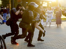 Polisi Belarus Tangkap 140 Pengunjuk Rasa Pelantikan Presiden Lukashenko