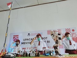 Para Robot di Klaten Gelar Upacara Bendera Sambut HUT RI