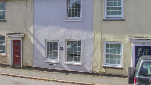 Foto Rumah Unik dengan Pintu Rahasia yang Bikin Bingung, Dijual Rp 4 M