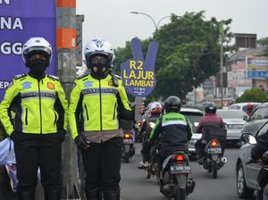 Polisi Mulai Tindak Motor Masuk Jalur Cepat Margonda Depok Pagi Ini Polisi Mulai Tindak Motor Masuk Jalur Cepat Margonda Depok Pagi Ini